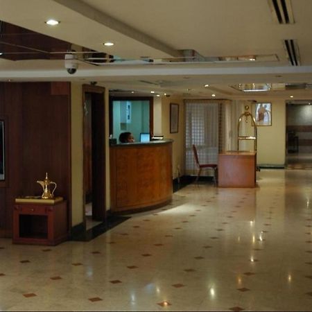 London Crown 2 Hotel Apartments Dubai Exterior photo