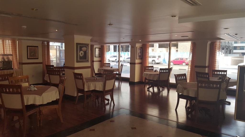 London Crown 2 Hotel Apartments Dubai Exterior photo